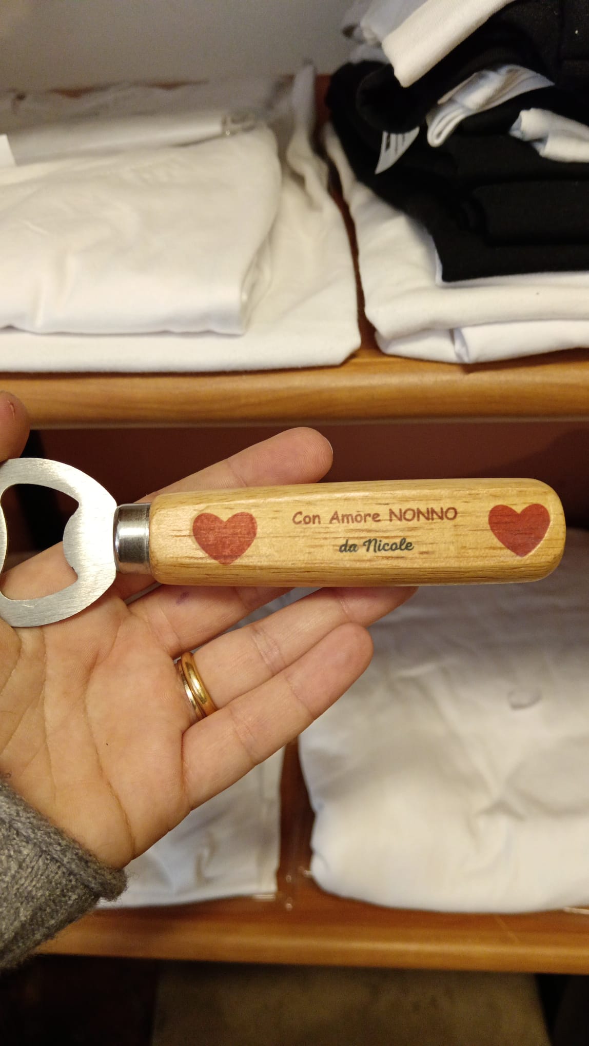 apribottiglie in legno personalizzabile