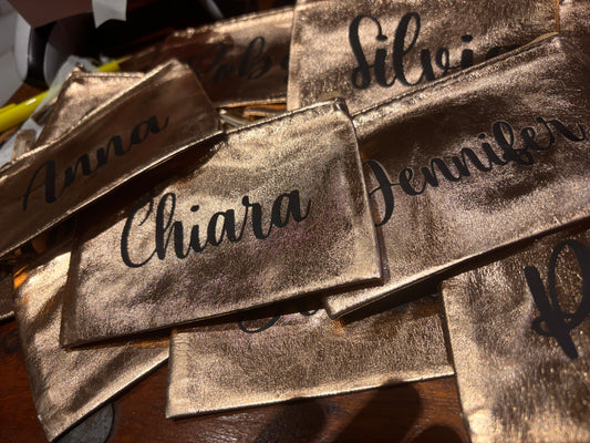 Pochette o porta monete con rifinitura metallizzata personalizzabile
