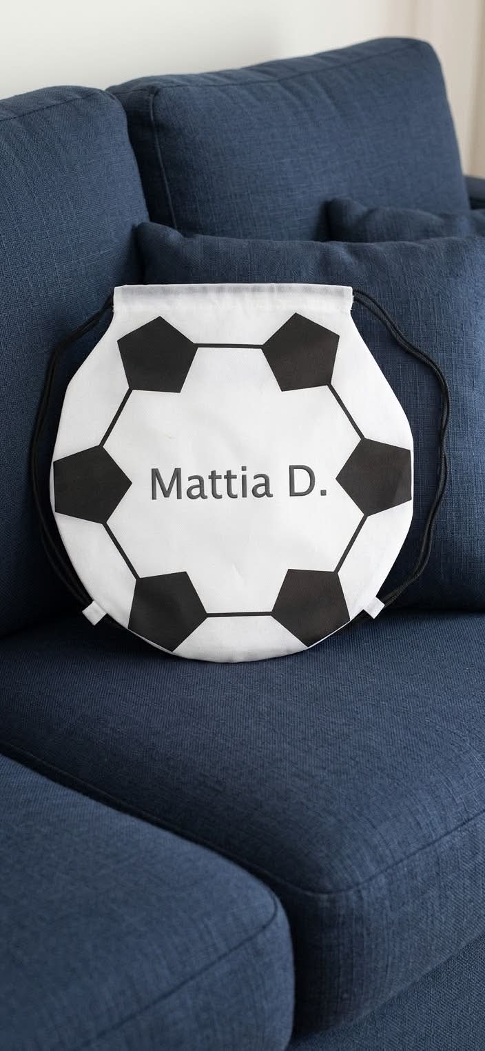 Sacche sport personalizzabili con il nome a forma di pallone calcio, basket o tennis