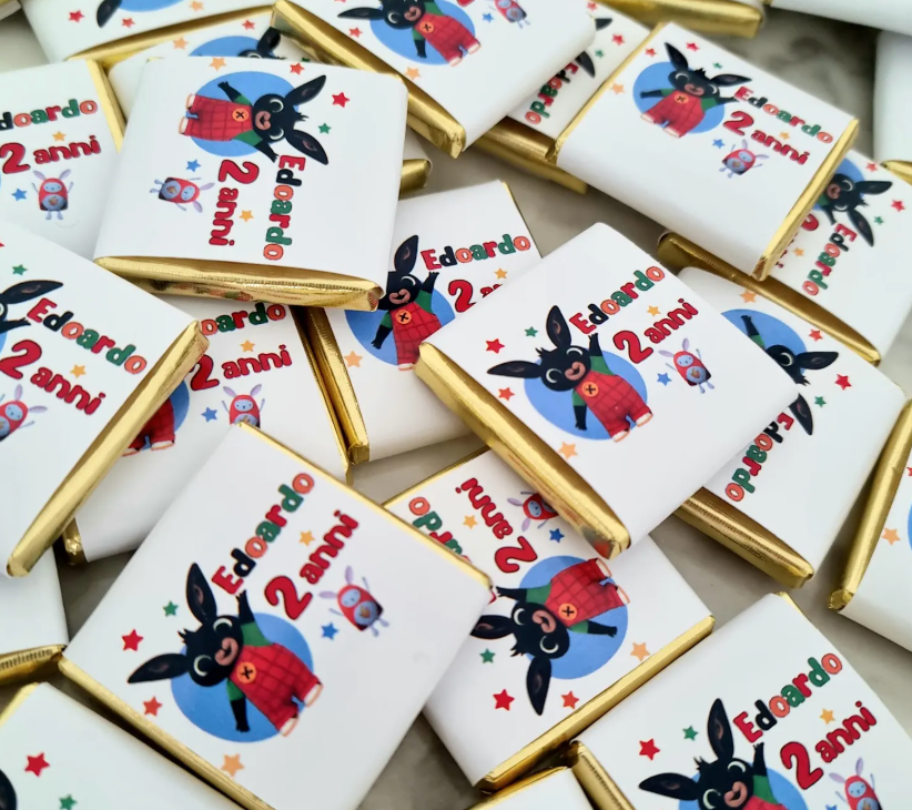 Etichette Adesive Personalizzate: La Soluzione DIY per i Tuoi Party Kit