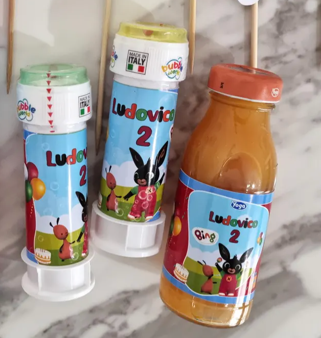 Etichette Adesive Personalizzate: La Soluzione DIY per i Tuoi Party Kit