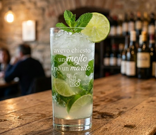 calice o bicchiere di vetro con incisione "avevo chiesto un mojto no un marito"