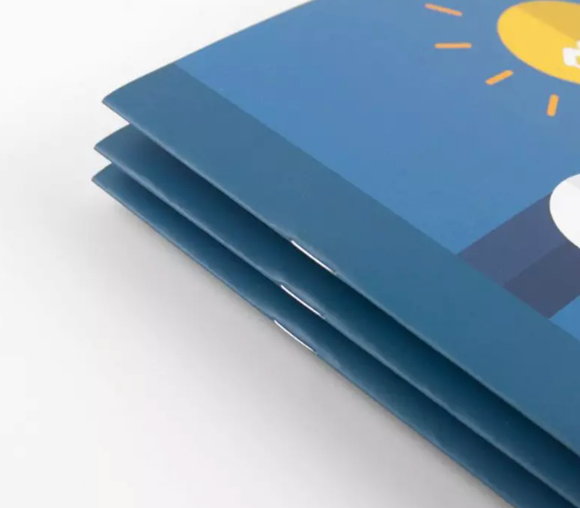 Stampa a colori Opuscolo A5 n max 20 pagine con rilegatura e copertina in cartoncino 200 g